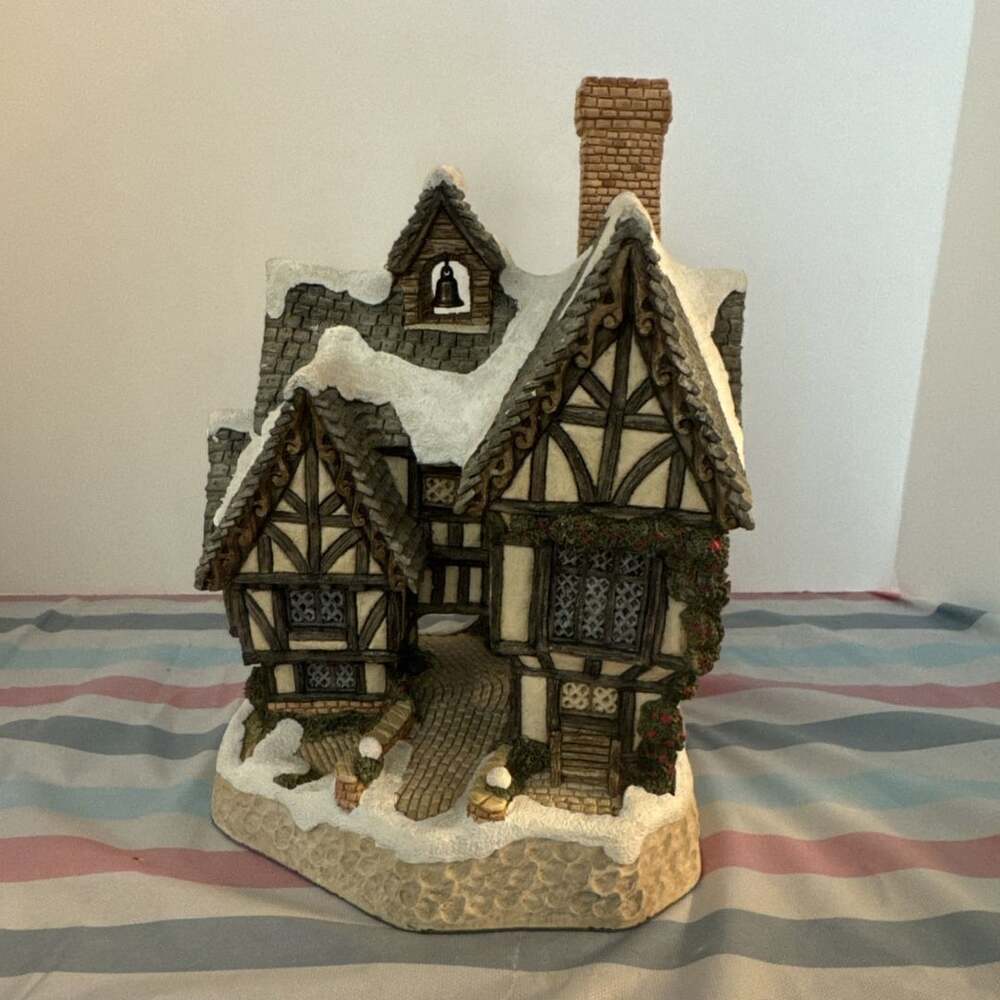 David Winter Cottages - 1992 Christmas Special - Scrooge's School